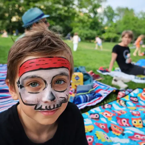 Festivalové malování ve stylu lebky